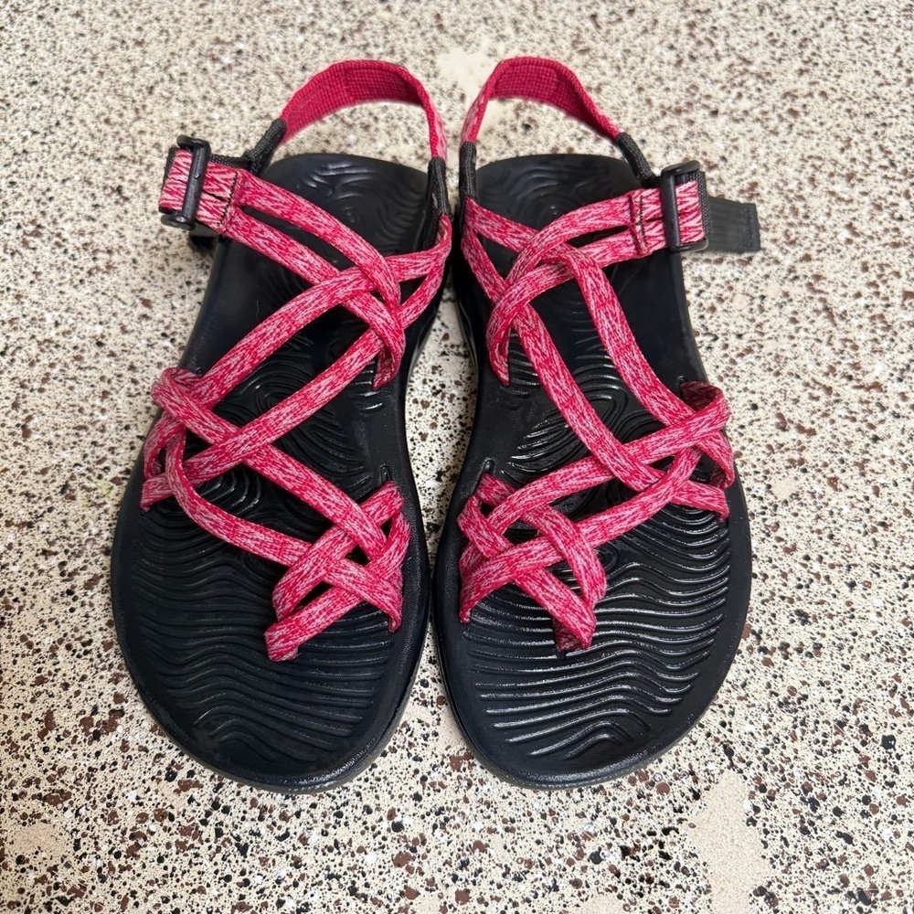 Chaco Z/Volv X2 Sandals W6- like new condition - Picture 4 of 7